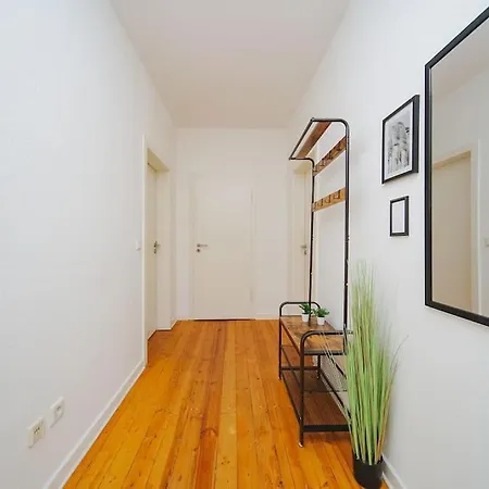 Zentral 89-11 Apartment